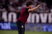 Fernando Diniz durante jogo do Corinthians