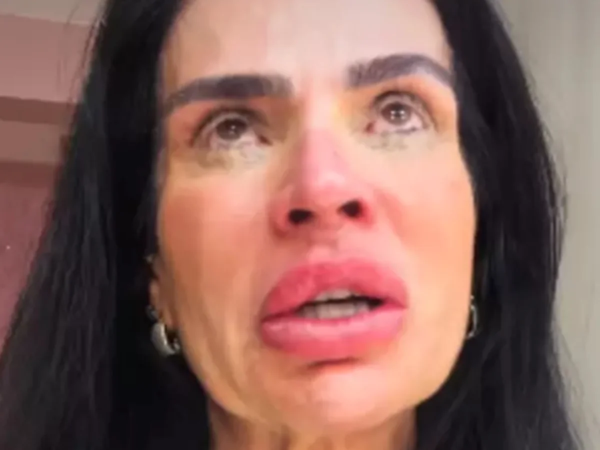 Solange Gomes chora após filha deixar A Fazenda e dispara: "Maldita"