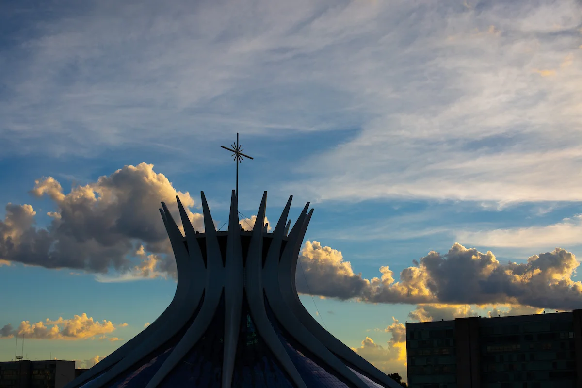 Chegada da primavera faz o sol nascer mais cedo no DF; semana será de calor
