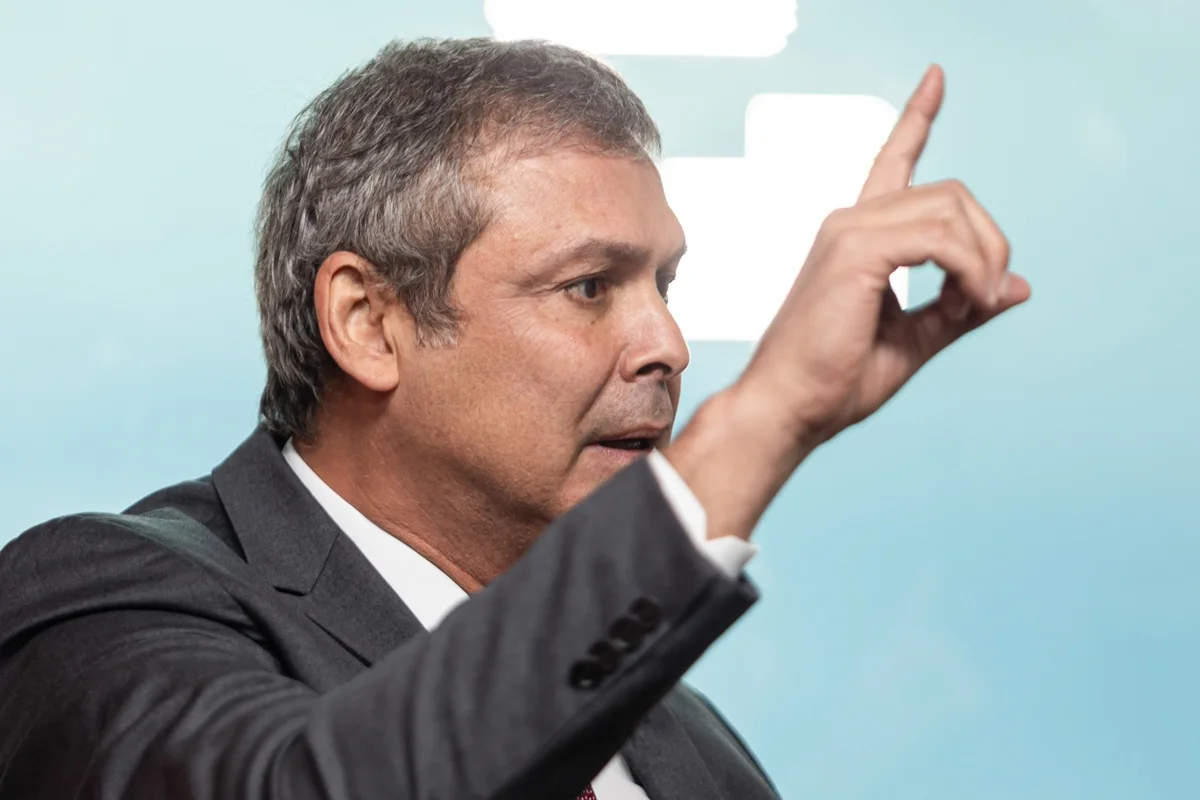 Deputado federal Lindbergh Farias PT-RJ debate o projeto de anistia aos bolsonaristas no Estúdio Metrópoles