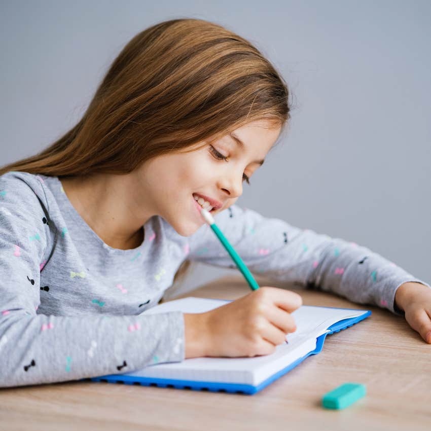 Crianças Criadas por Pais que Recusaram-se a Permitir que Elas Fizessem Biquinhas Geralmente Desenvolvem 8 Traços de Personalidade Distintos