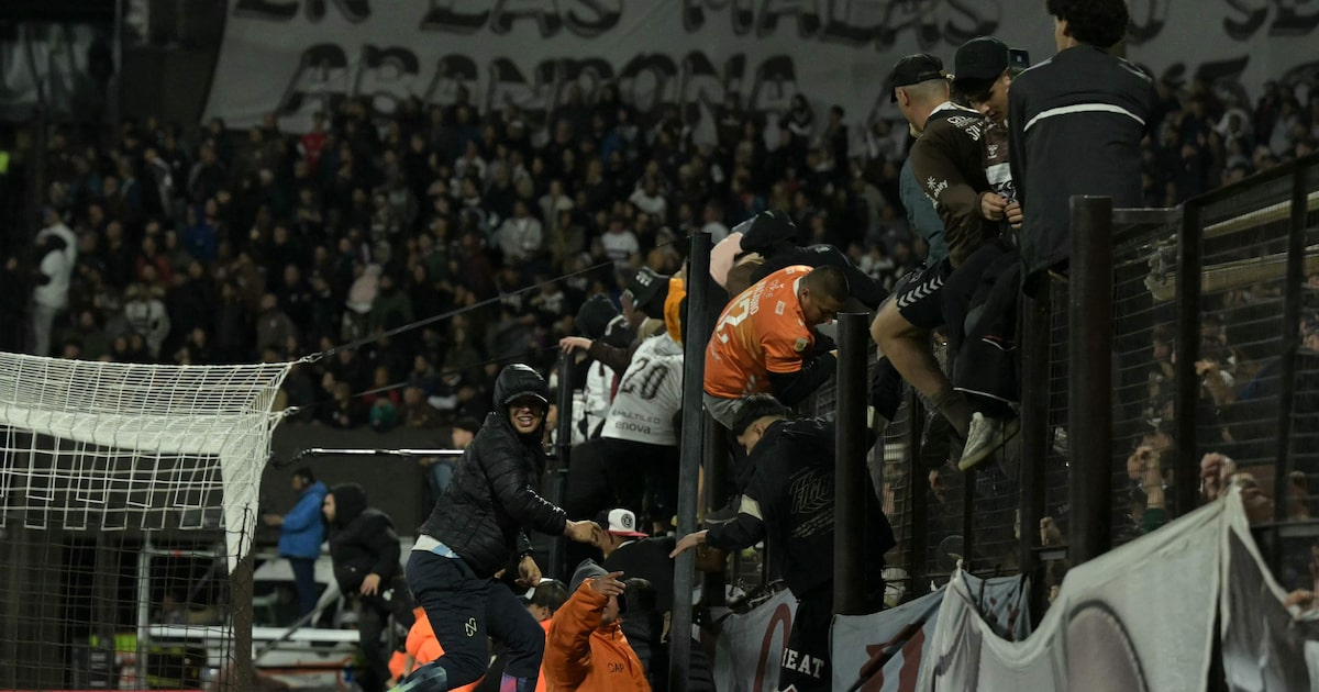 Platense é punido após invasão e briga em jogo contra o Fluminense; Conmebol não se pronunciou