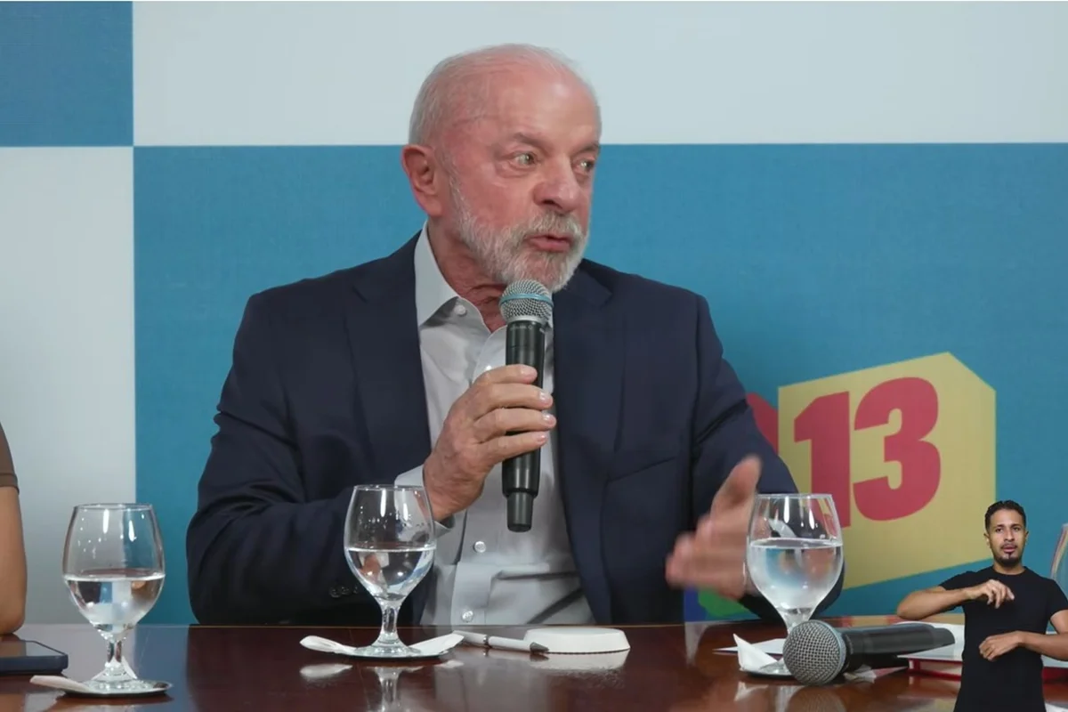 A três semanas do 1º turno, Lula cobra engajamento de apoiadores nas redes