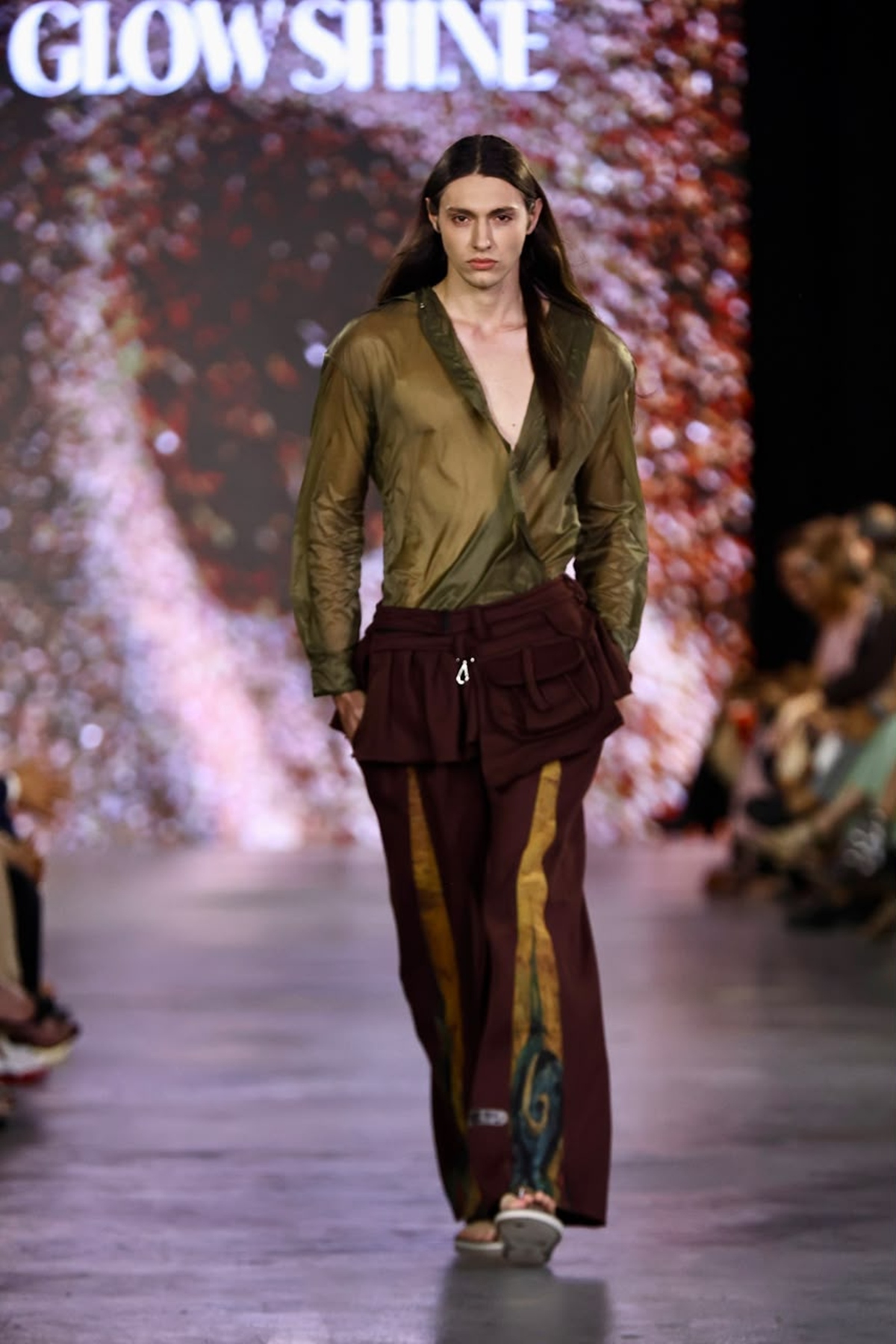 Hills, Glowshine e Erica Rosa mesclam festa e street no Metrópoles Catwalk