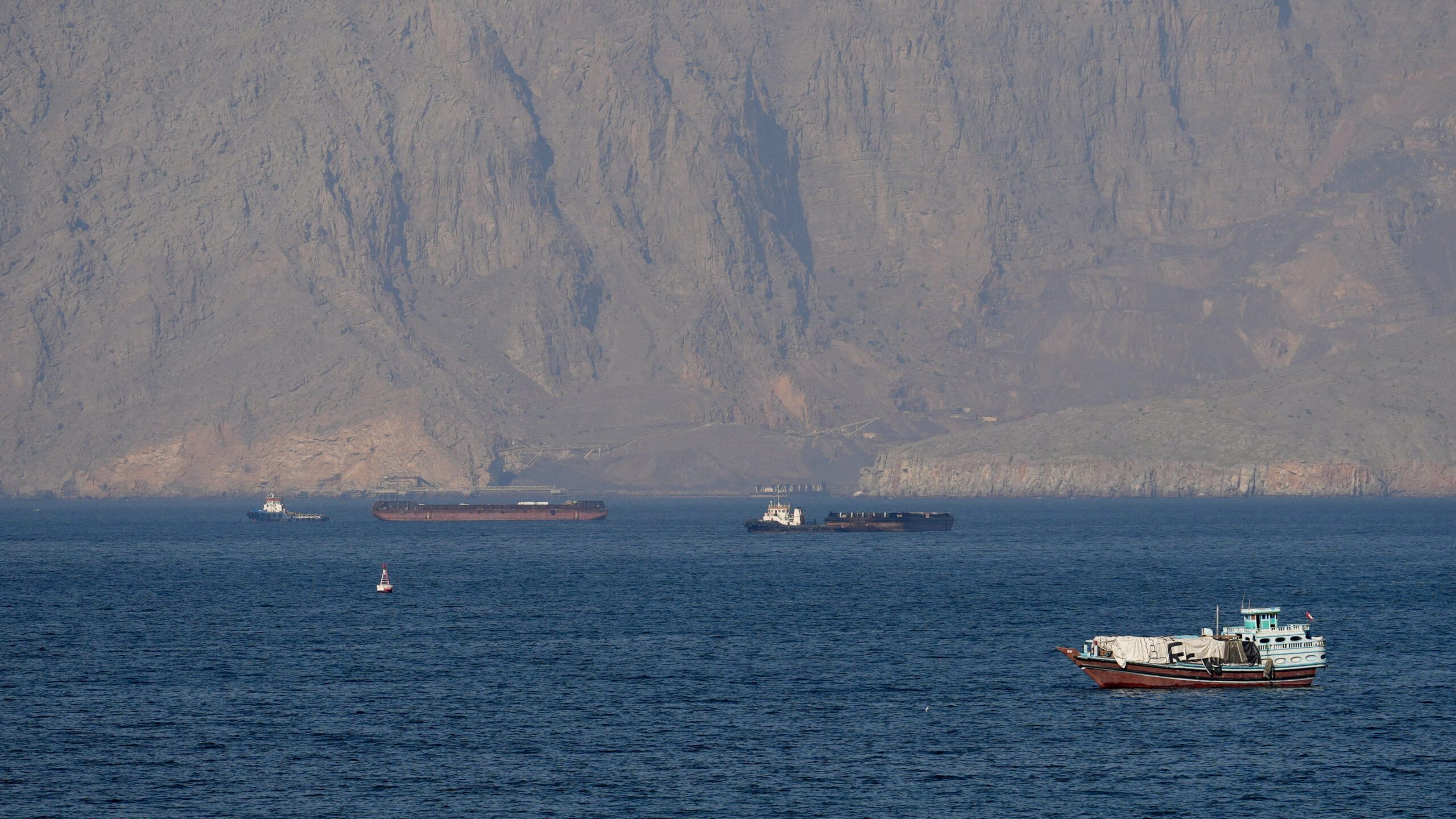Shipping traffic via Strait of Hormuz stays lower than 10-day average, data shows
