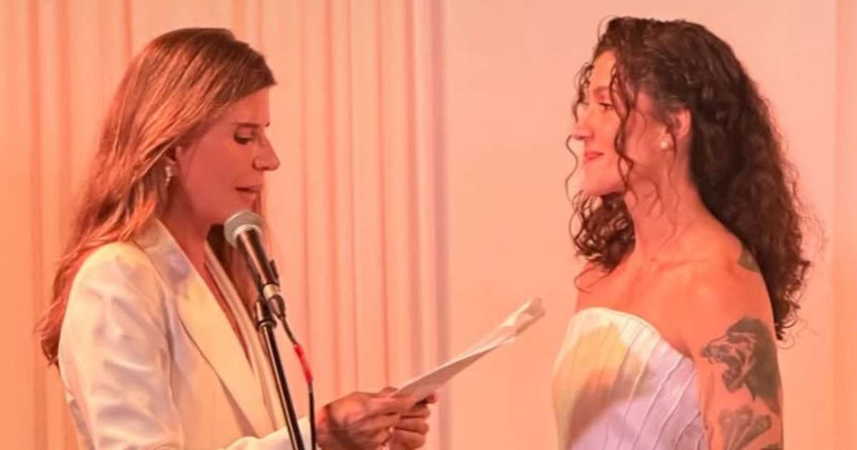 Atriz e produtora da Globo se casam em cerimônia com famosos; confira fotos