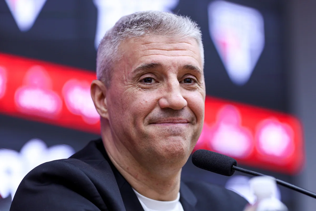 Rafinha admite que São Paulo errou em demissão de Hernán Crespo
