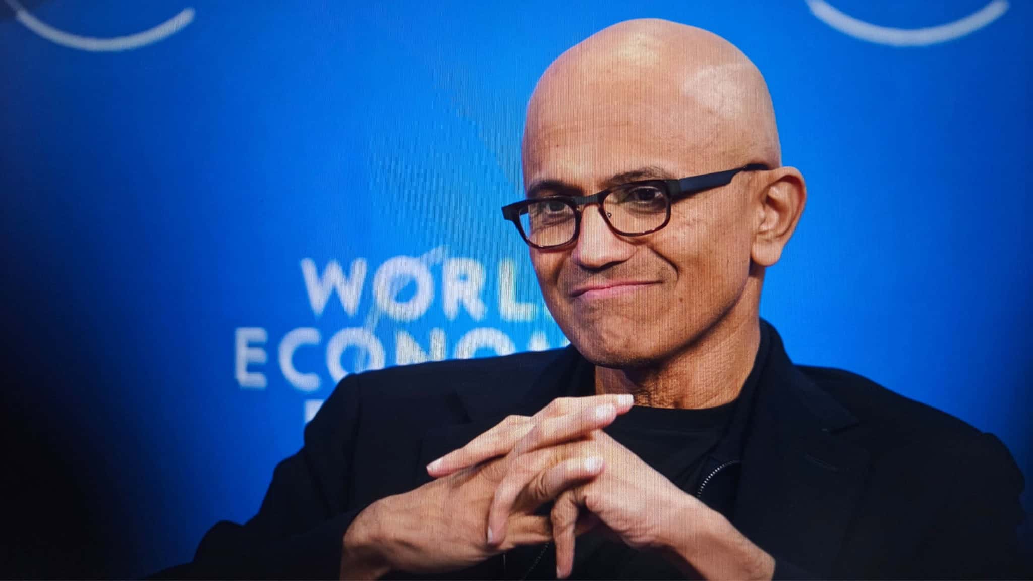 CEO da Microsoft, Satya Nadella, durante Fórum Econômico Mundial