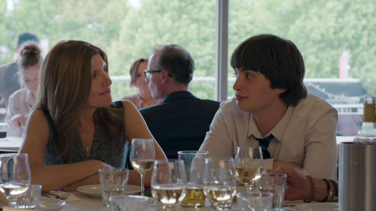 Sharon Horgan e Aran Murphy em Youth, nova s&eacute;rie da HBO