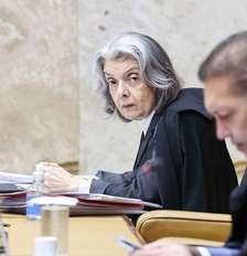 Cármen Lúcia durante julgamento do STF, ao lado de Nunes Marques e Cristiano Zanin Foto: Antonio Augusto/STF / BBC News Brasil
