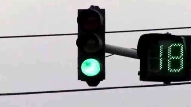 Adeus às multas injustas? Semáforos com radar podem ser obrigados a ter contagem regressiva