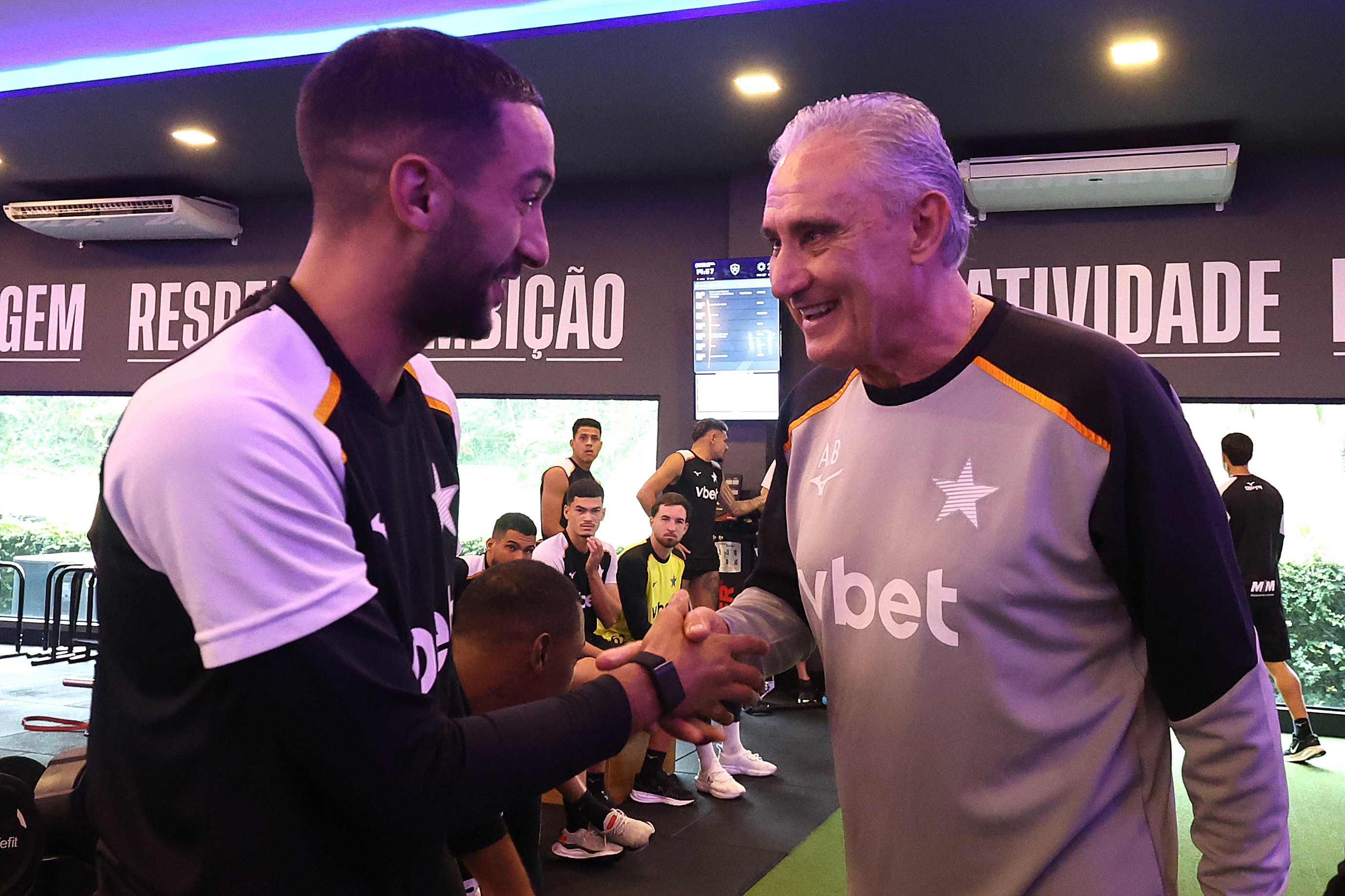 Tite ganha reforços de Ziyech e Medina em estreia pelo Botafogo contra o Mirassol