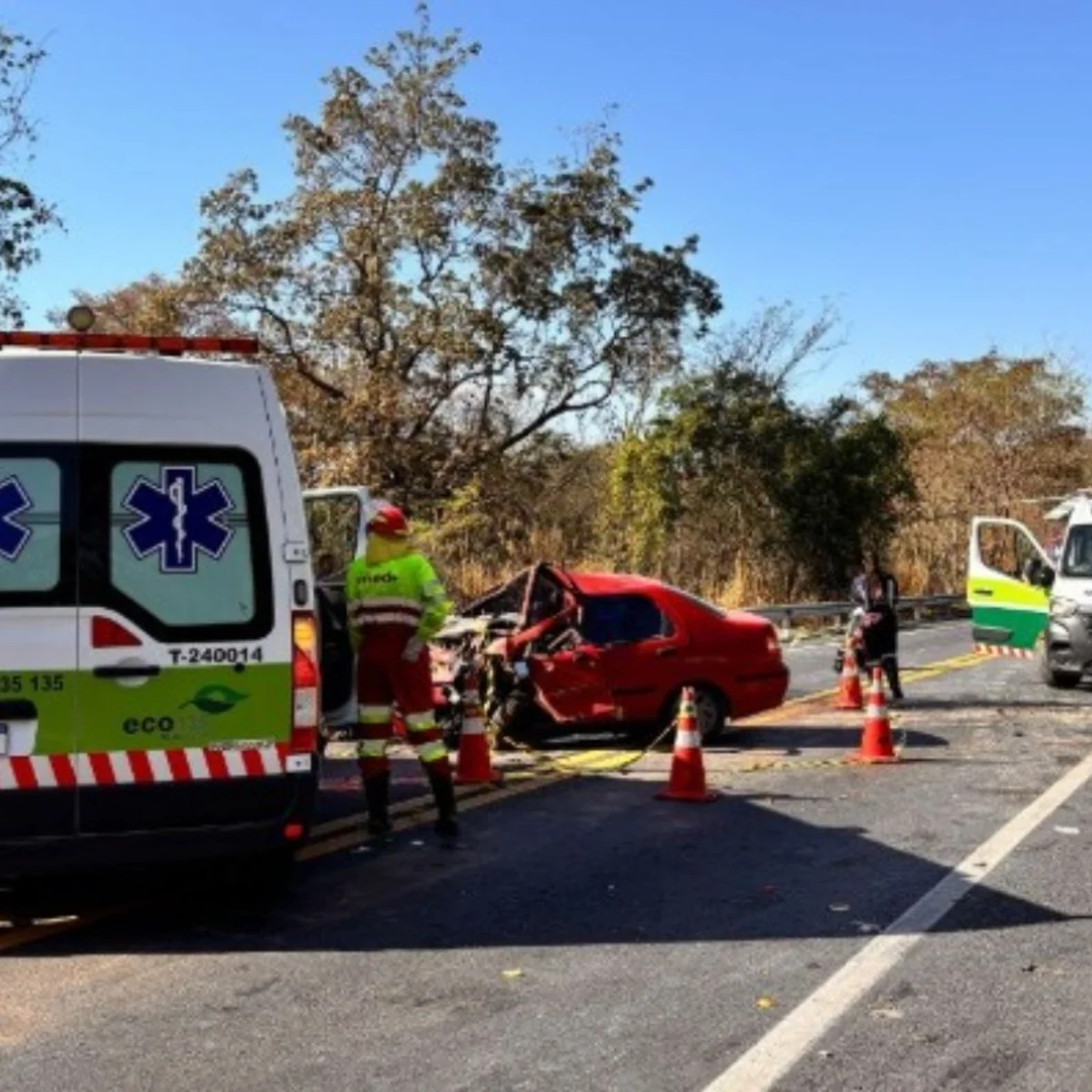 Colisão frontal entre carros deixa dois mortos e dois feridos em MG