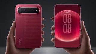 Celular com "tela achatada" vendeu 180 mil unidades no 1º dia nas lojas