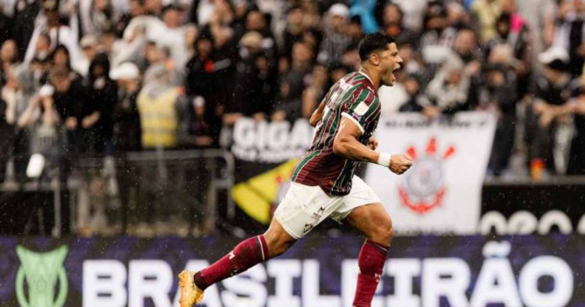 Hulk faz dois, Fluminense bate o Corinthians e afunda rival em crise
