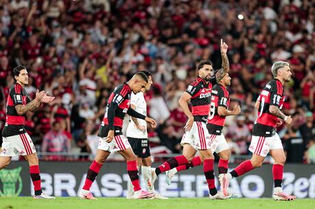 ‘Se houvesse justiça, seria 10 a 1 para o Flamengo.’ Leonardo Jardim enfatiza o massacre contra o Corinthians. ‘33 arremates contra três. Injustiça grande’