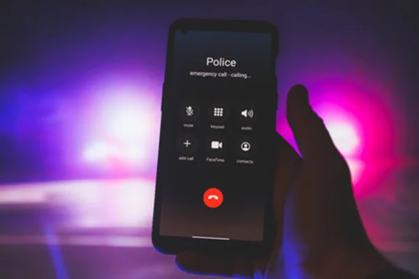 Homem passa trote para a PM, chama policiais "pra porrada" e acaba preso