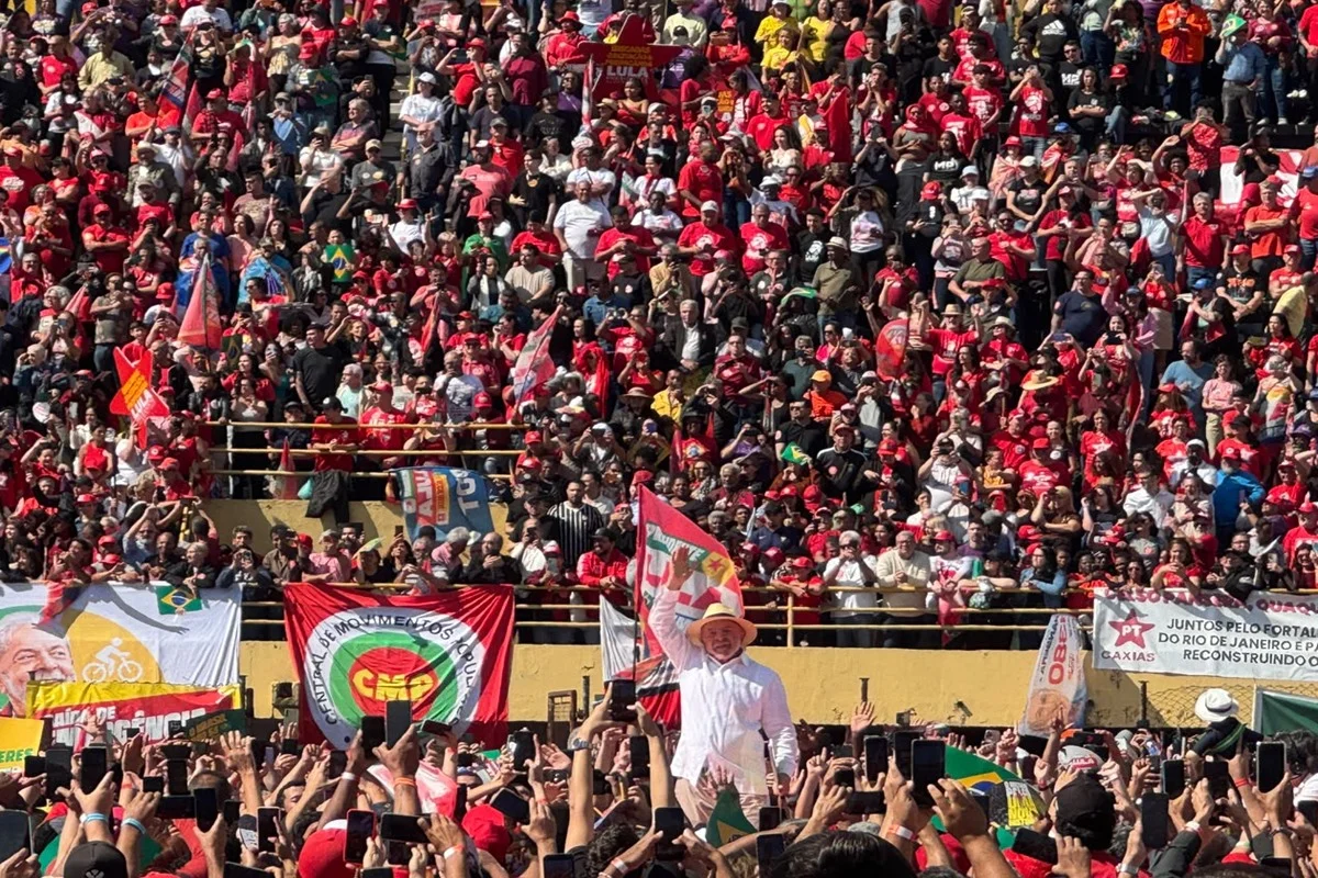 Lula gastou R$ 120 mil para alugar estádio em que lançou campanha