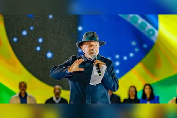 Em meio à campanha, Lula faz 1ª visita ao interior de Minas nesta quinta