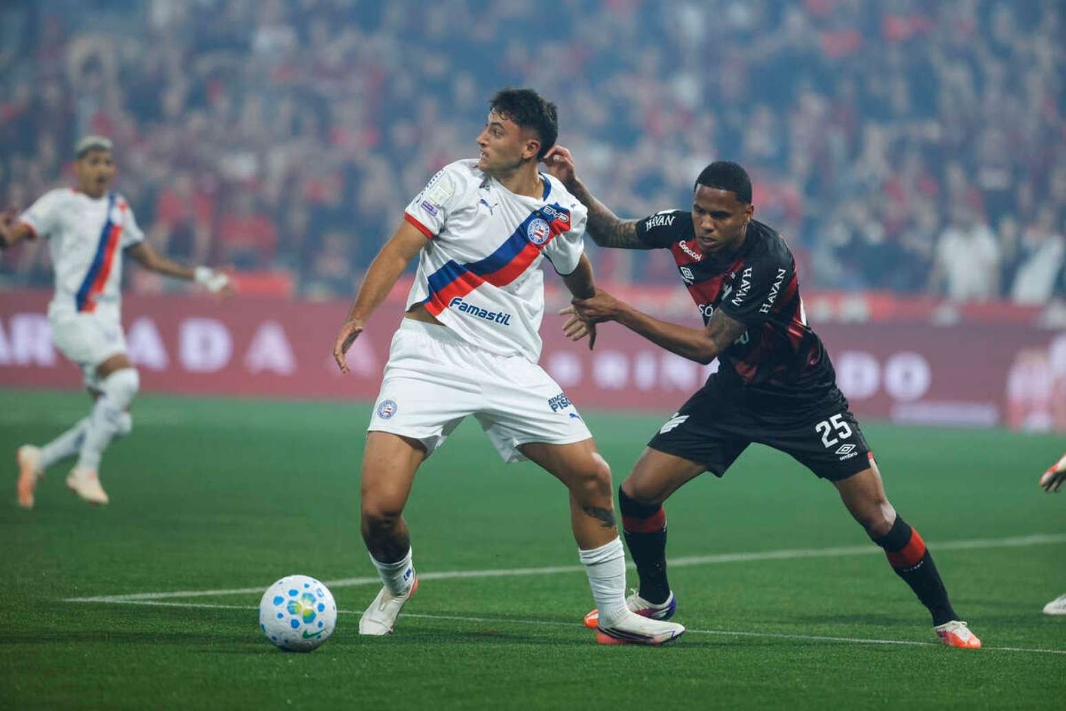 Jogo disputado marca primeiro tempo de Furac&atilde;o e Esquadr&atilde;o &ndash;