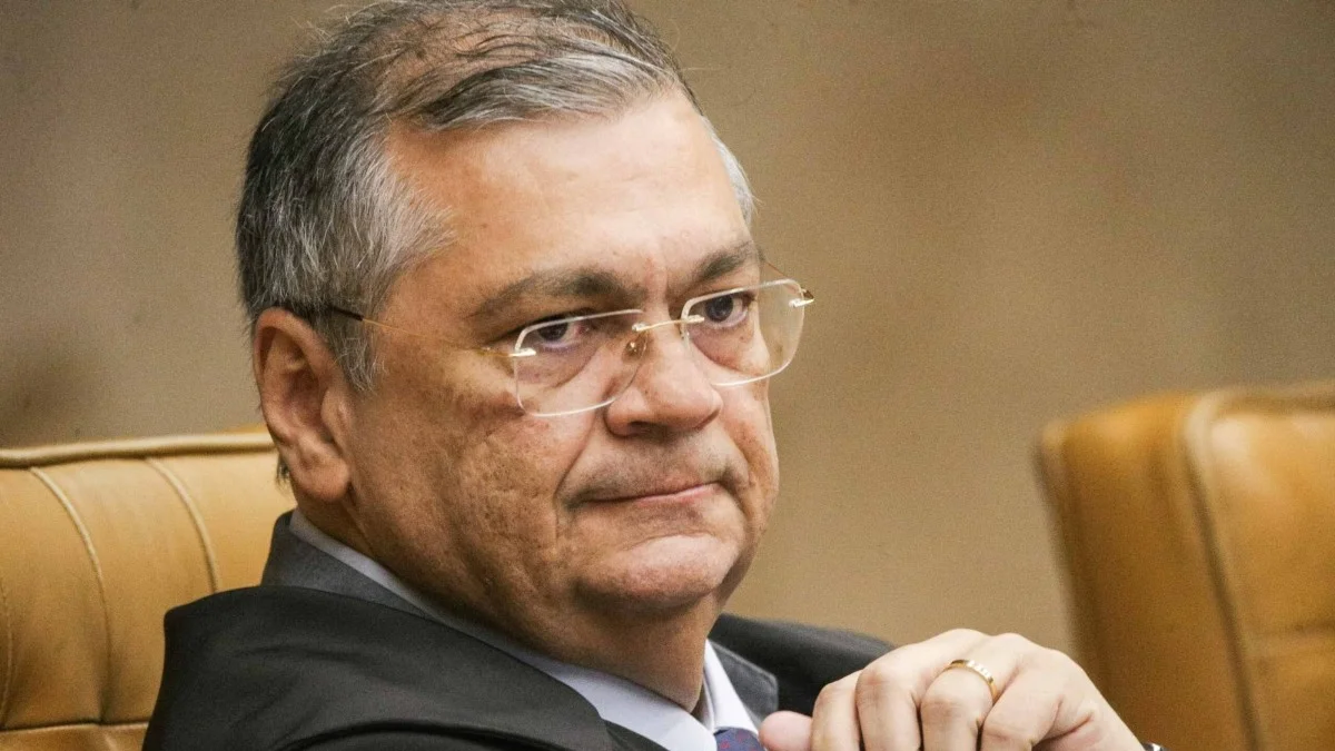 Dino diz que Fachin não deveria tirar caso Master e INSS de Mendonça