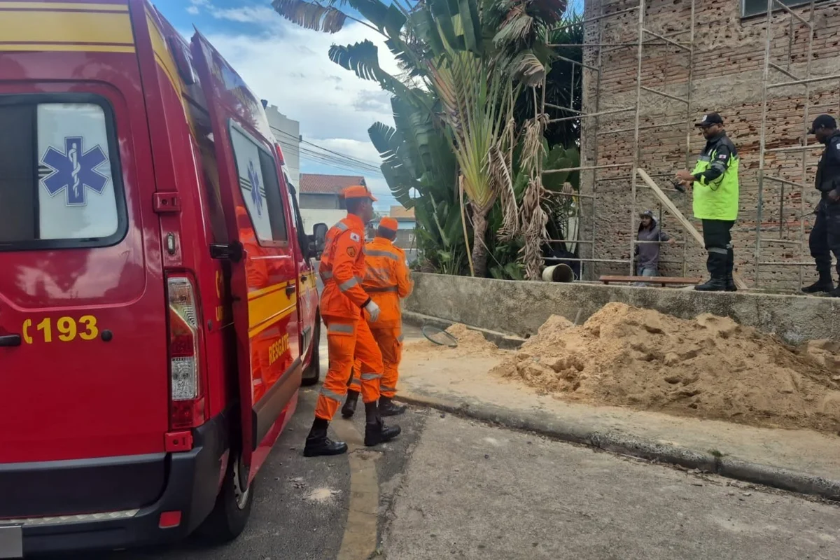 Homem morre após cair de andaime de 5 metros em Araxá (MG)