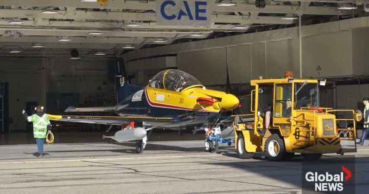 Aeronaves Siskin II – o mesmo modelo selecionado para substituir os Snowbirds – chegam a Moose Jaw