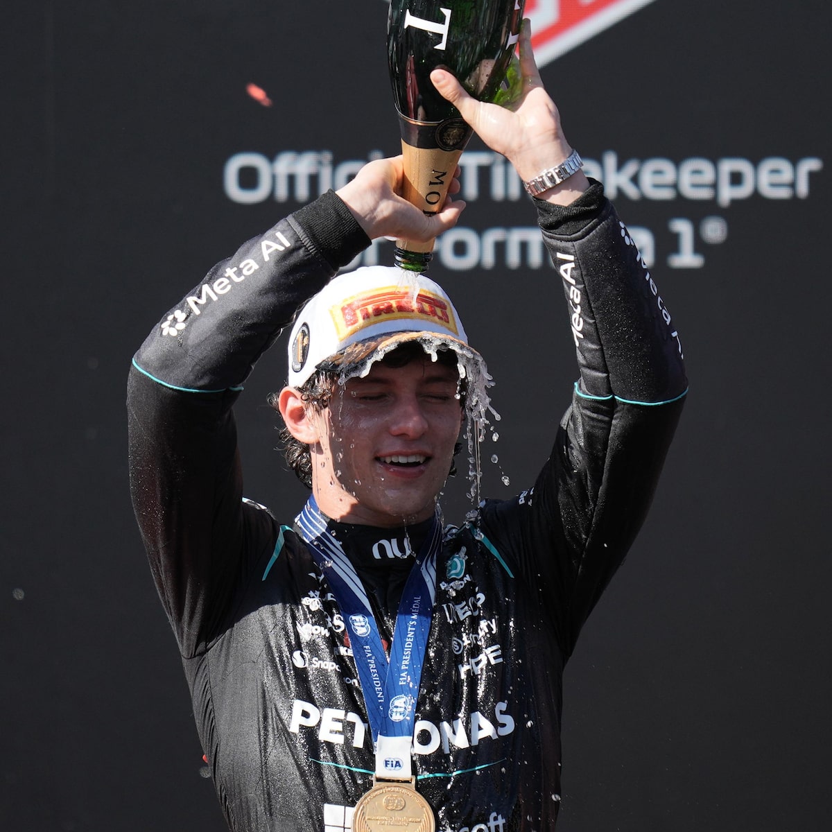 F1: Antonelli ganha a terceira corrida consecutiva e vence o GP da Espanha; Bortoleto é o 13º