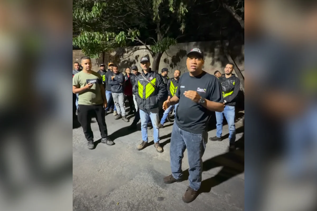 BH: homem atira contra motoboy que fazia xixi na rua e revolta entregadores