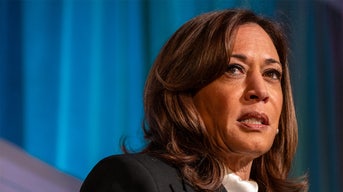 Kamala Harris usa uma analogia com flores para explicar algoritmos de redes sociais enquanto discute IA e eleições intermediárias