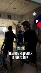Cristiano Ronaldo recebendo a equipe do Al-Nassr 💖