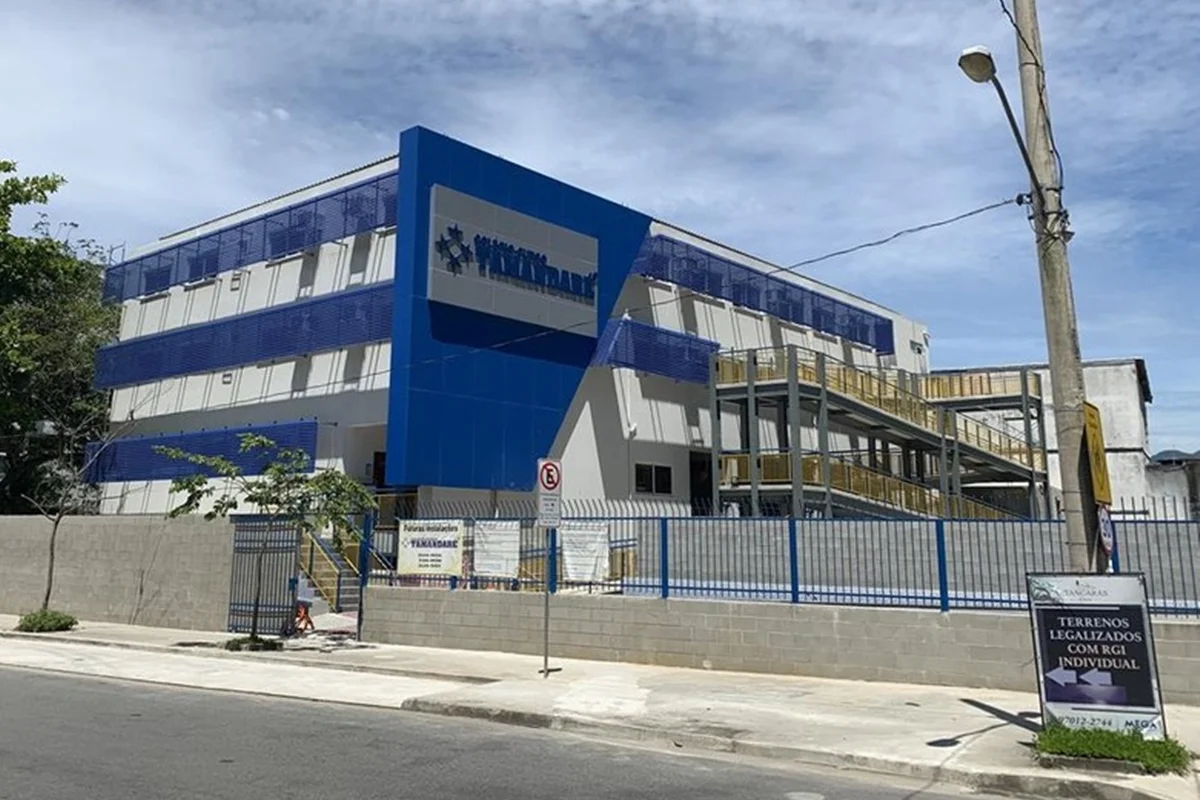 RJ: aluna repete agulha em feira de ciências e 20 buscam atendimento