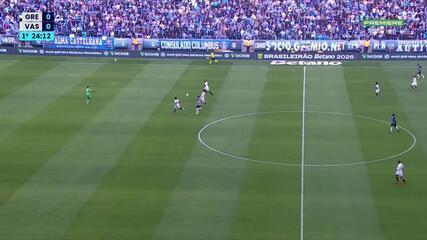 Aos 24 min do 1º tempo - chute para fora de fora da área de Mateus Tetê do Grêmio contra o Vasco