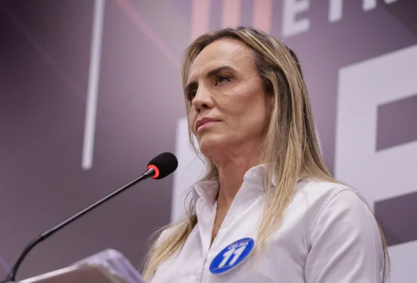 Datafolha 1º turno: Celina tem 40%; Arruda 17%; Grass 16% e Belmonte, 6% - destaque galeria