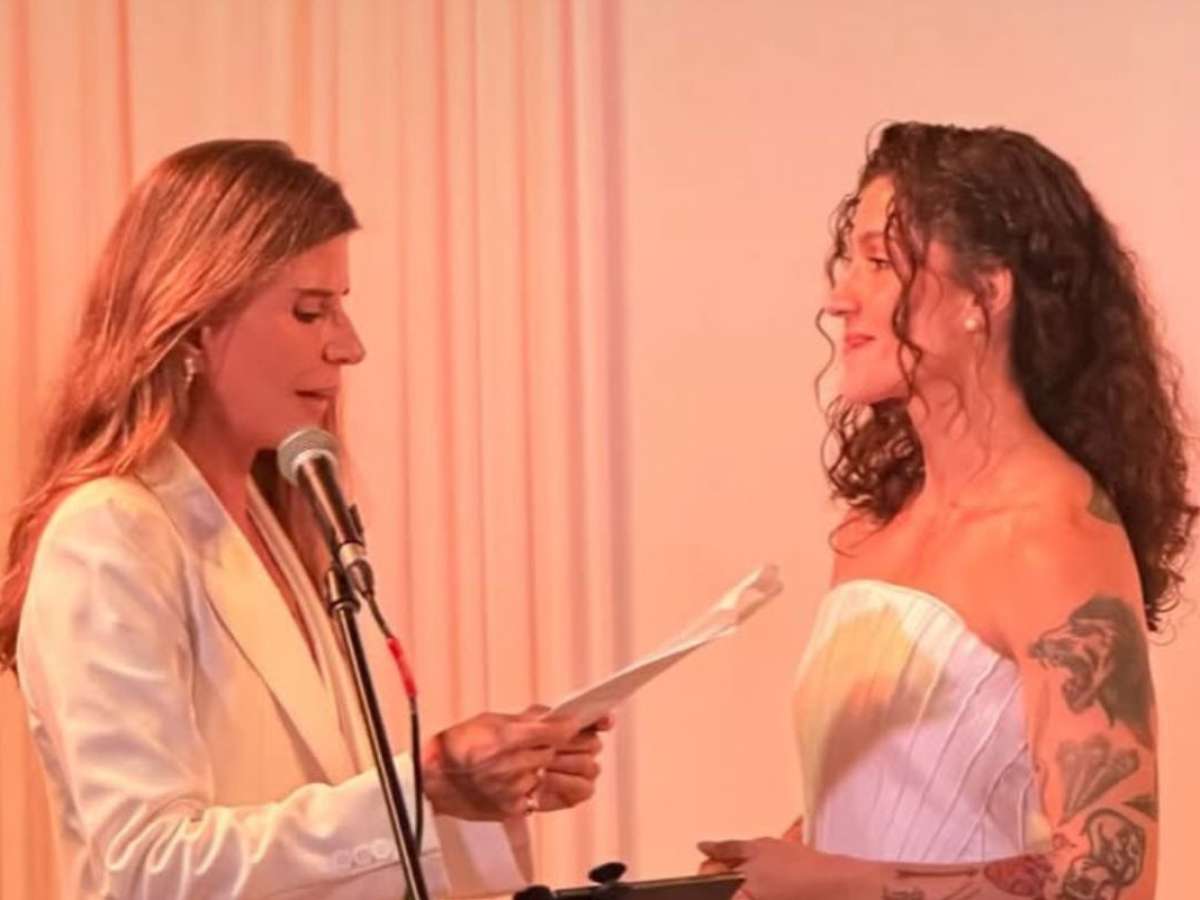 Atriz e produtora da Globo se casam em cerimônia com famosos; confira fotos