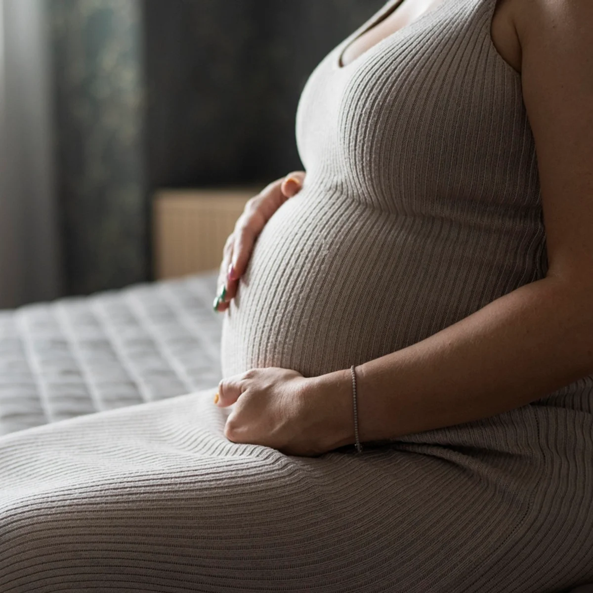 Em caso raro, mulher desenvolve nó no intestino e necrose após o parto