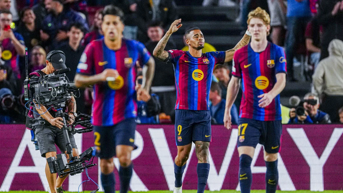Champions: Barcelona goleia Feyenoord com gols de Raphinha e Gabriel Jesus