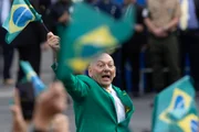 Juíza proíbe Luciano Hang de fazer manifestação político-eleitoral na Havan
