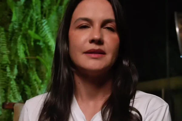 Wanessa Camargo leva "mata-leão" de Kyra Gracie após rumor de climão