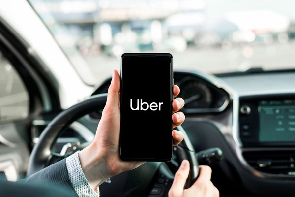 Quanto ganha um Uber por mês? Veja estimativas de 4, 6 e 8 horas de trabalho