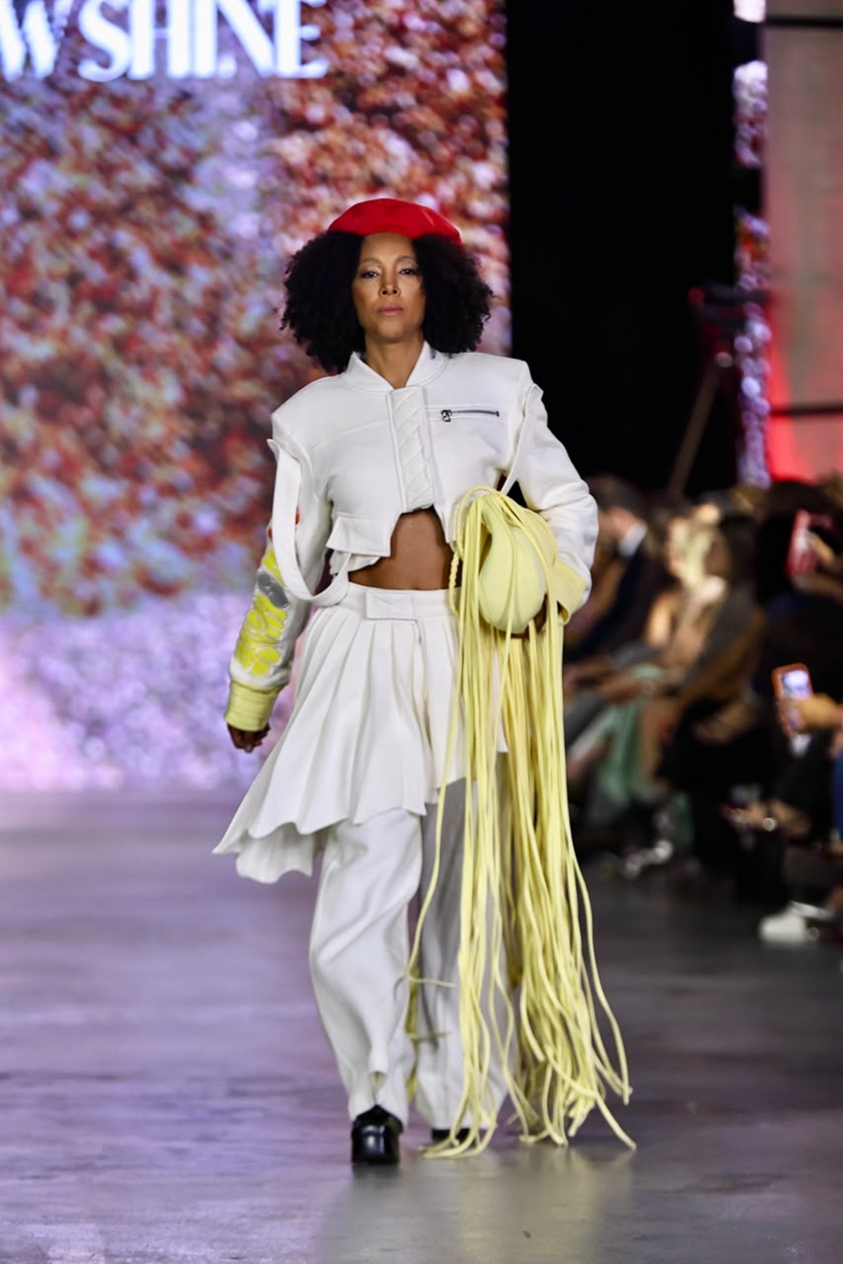 Hills, Glowshine e Erica Rosa mesclam festa e street no Metrópoles Catwalk
