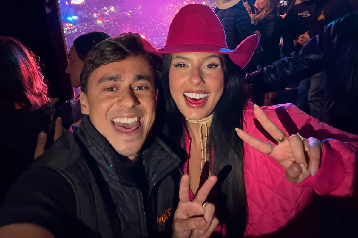 Foto colorida da Ana Castela e Nikolas Ferreira