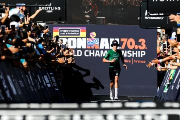 Campeão olímpico, bate tempo recorde de corrida no Mundial de Ironman 70.3 - destaque galeria