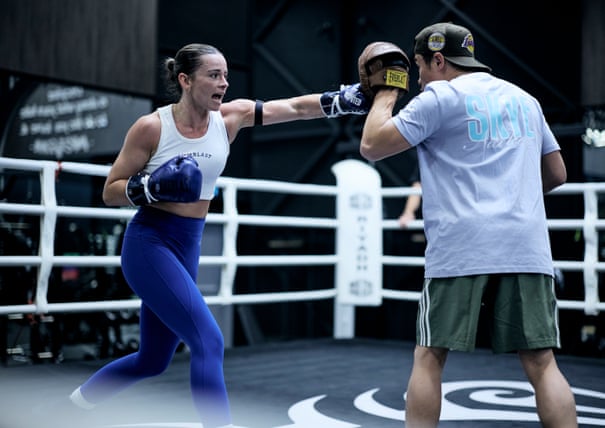 Sydney Sweeney sob fogo por 'sexualizar o esporte feminino' em anúncio de previsão esportiva