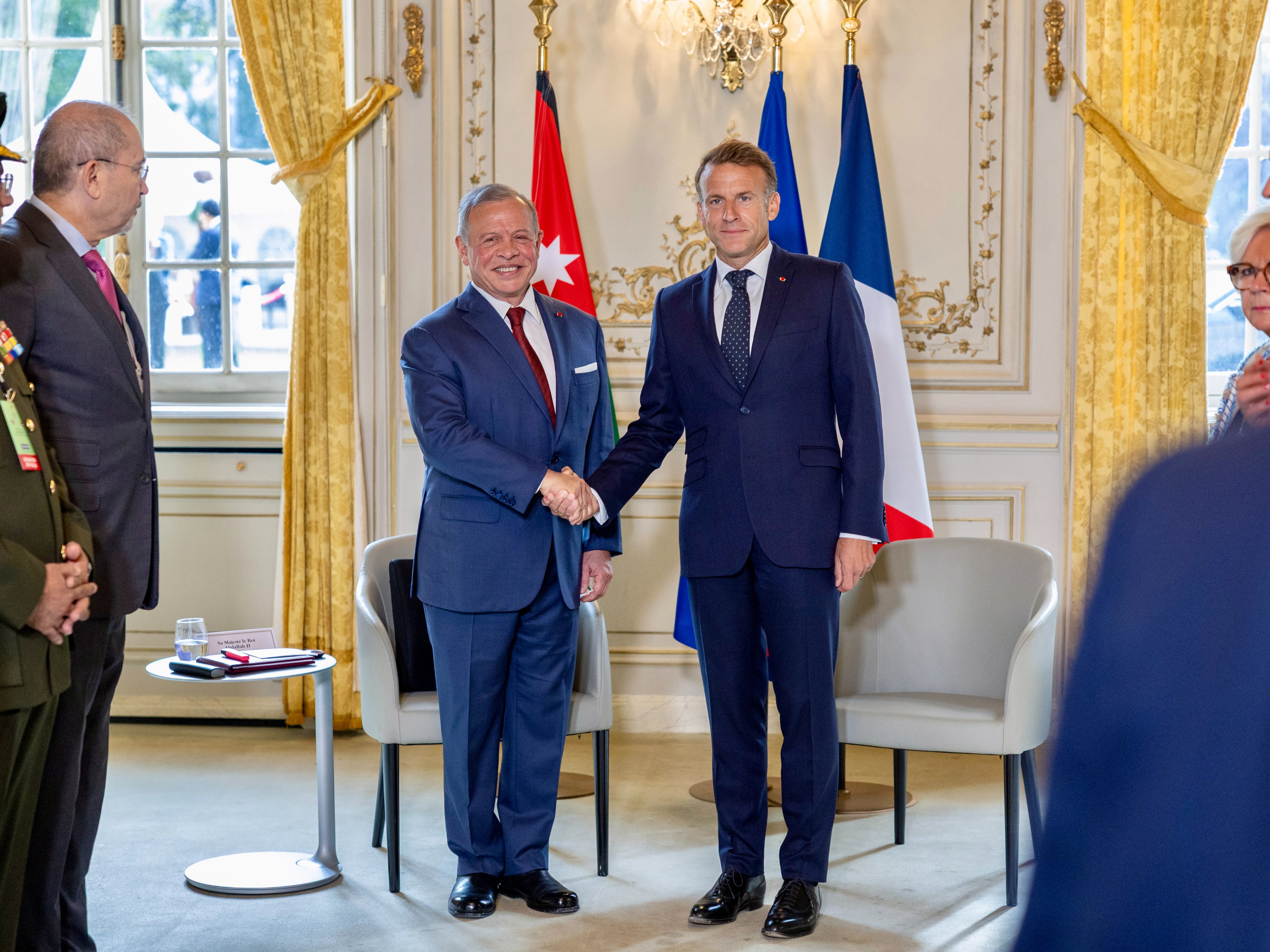 Jordânia e França assinam acordo de cooperação em defesa enquanto o rei Abdullah se reúne com Macron