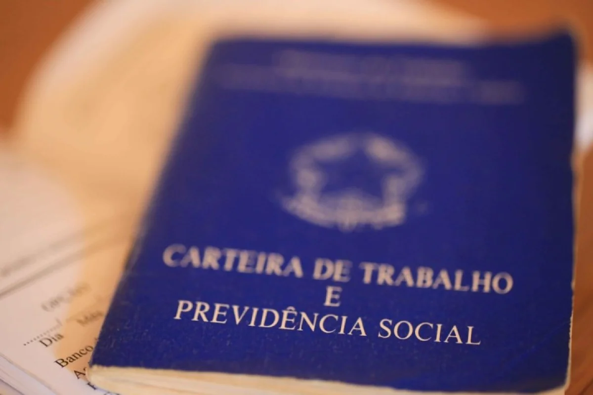 DF começa a semana com 1,3 mil vagas. Salários chegam a R$ 3,5 mil