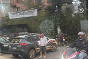 Moradores foram abordados e revistados ao sair e entrar de comunidade