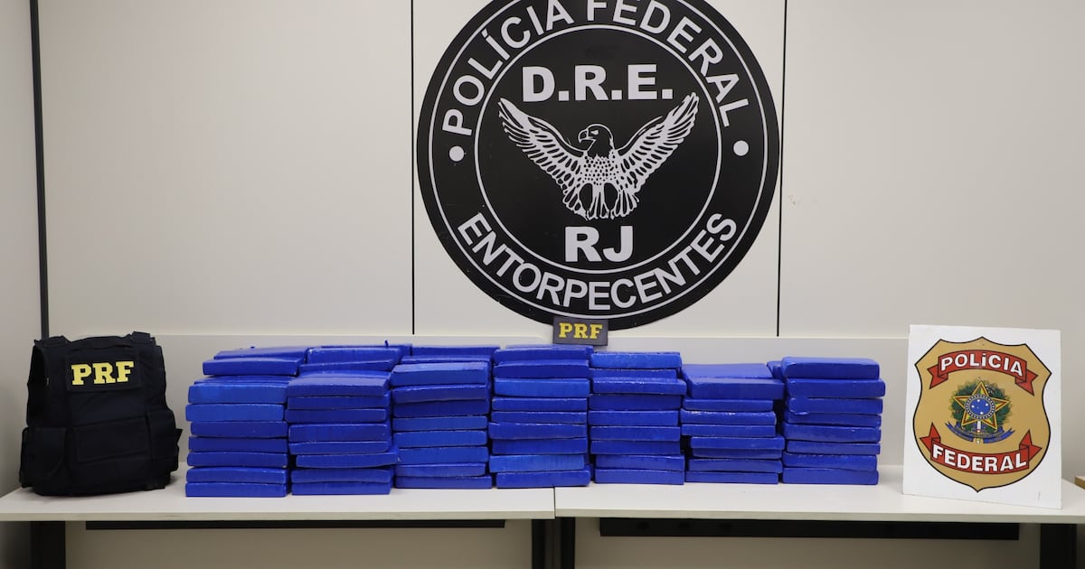 PF e PRF prendem três homens com cerca de 200 kg de maconha na Via Dutra, em Resende (RJ)