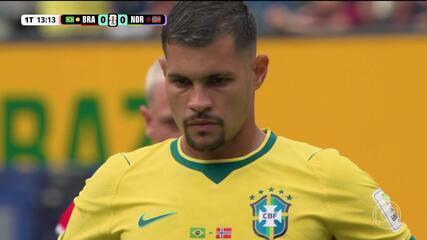 Aos 13 min do 1º tempo - cobrança de pênalti defendida de Bruno Guimarães do Brasil contra a Noruega
