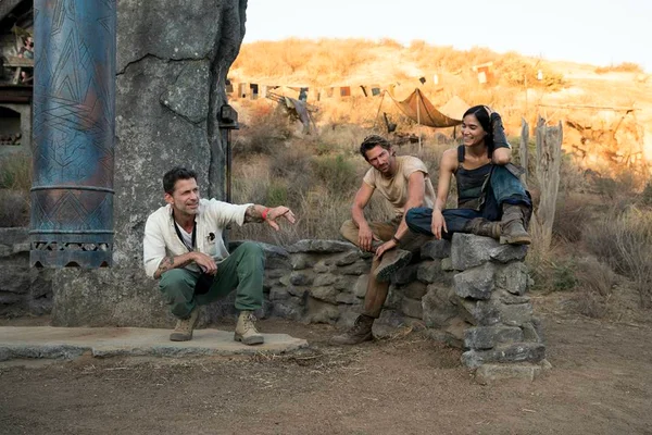 Tachado de fascista, Zack Snyder diz ter feito “o filme mais gay de todos” - destaque galeria